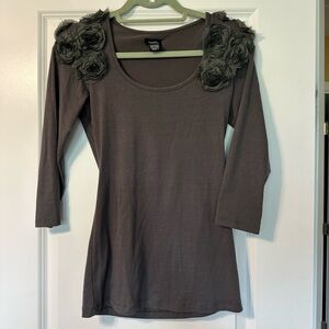 Rue 21 Rose Shoulder Gray Top. Size small.